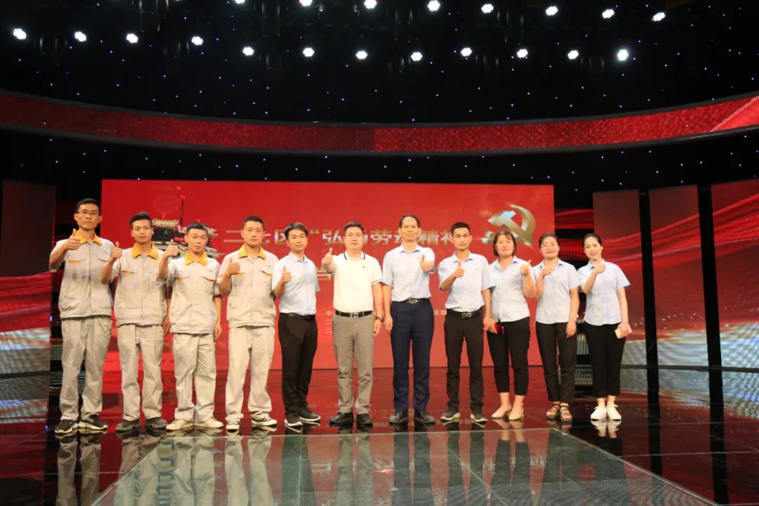 马团长走进郑州电视台演播厅，进行主题宣讲！